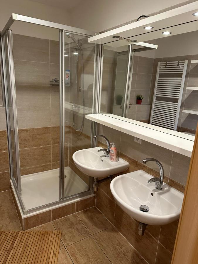 Apartments Spacilova Nearly Center Komarov Ngoại thất bức ảnh